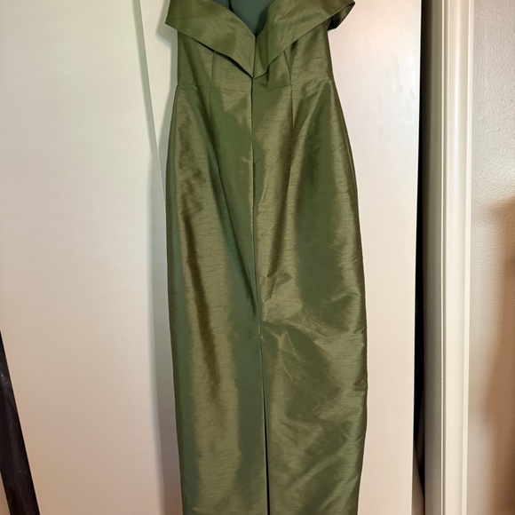 LulaKate Eva Bodice with Straight Skirt Floor Shantung Greenery Green Size 4 6 8 - Picture 15 of 16